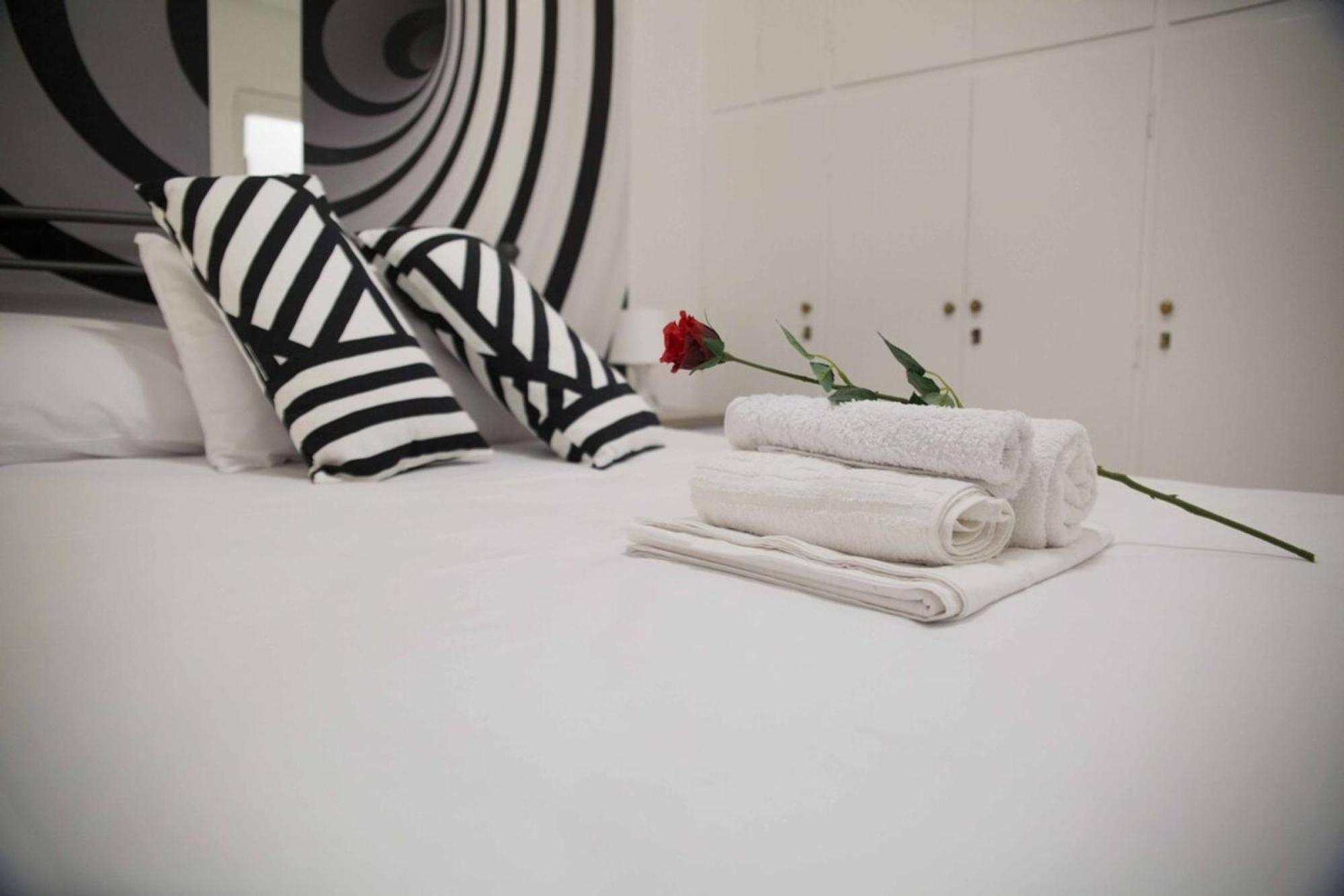 Cozy Apartment With Sea View Next To Marina Zeas El Pireo Exterior foto