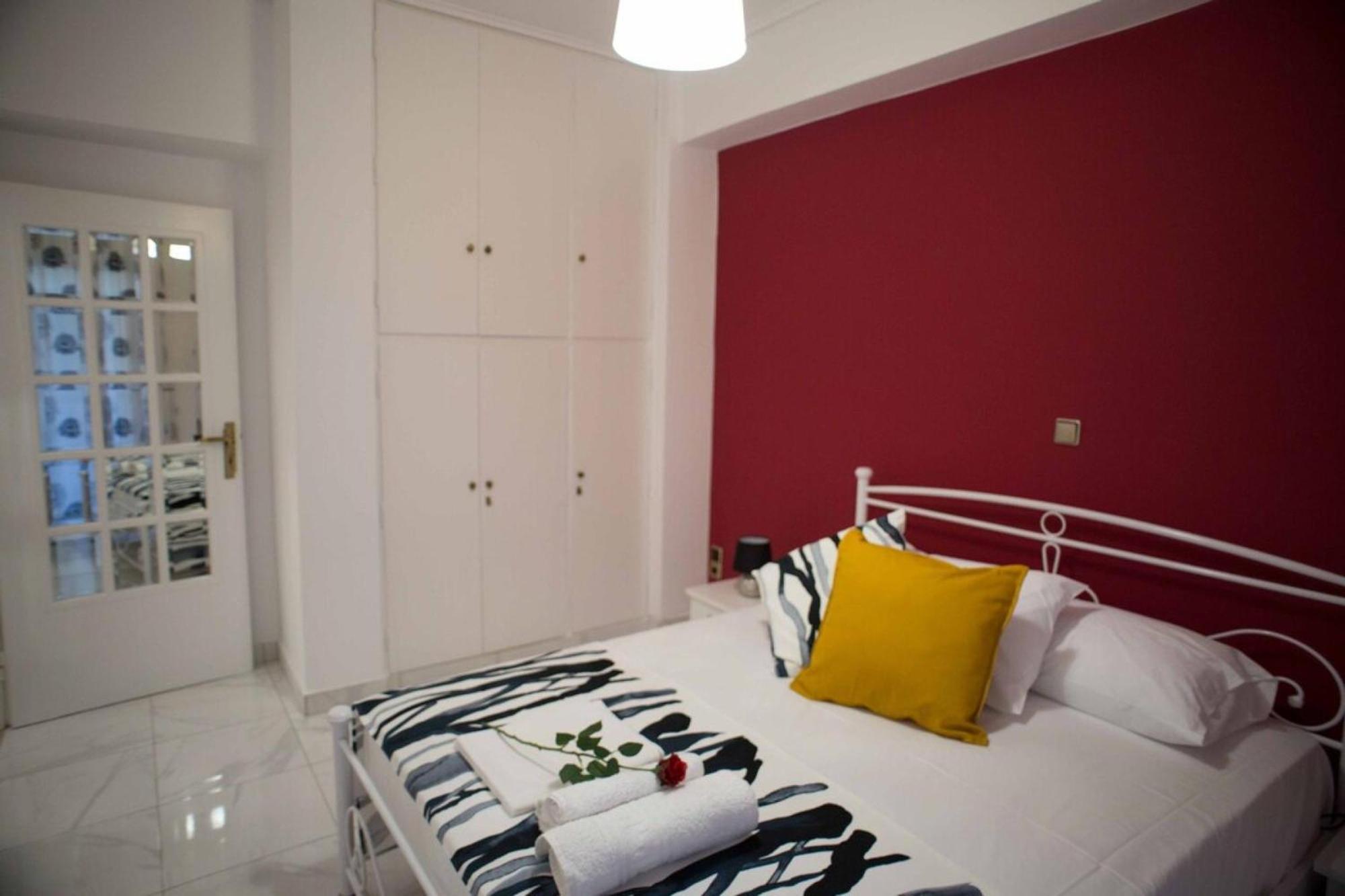 Cozy Apartment With Sea View Next To Marina Zeas El Pireo Exterior foto
